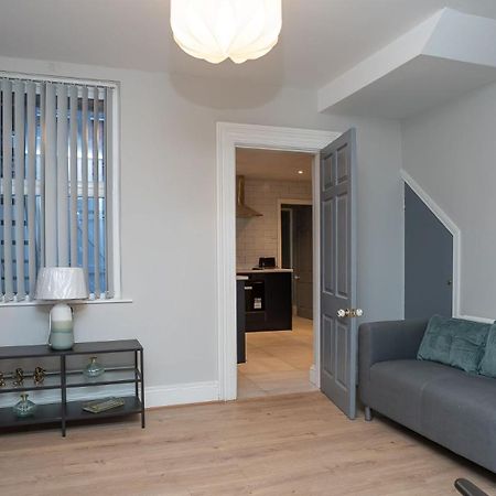 1 Bdr Apartment At Queens Uni By Belfast City Breaks Exteriör bild