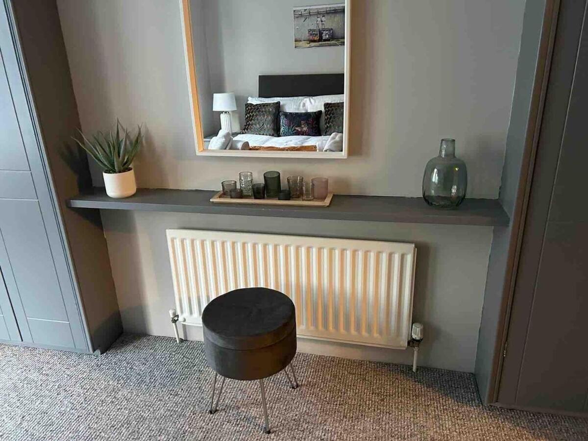 1 Bdr Apartment At Queens Uni By Belfast City Breaks Rum bild