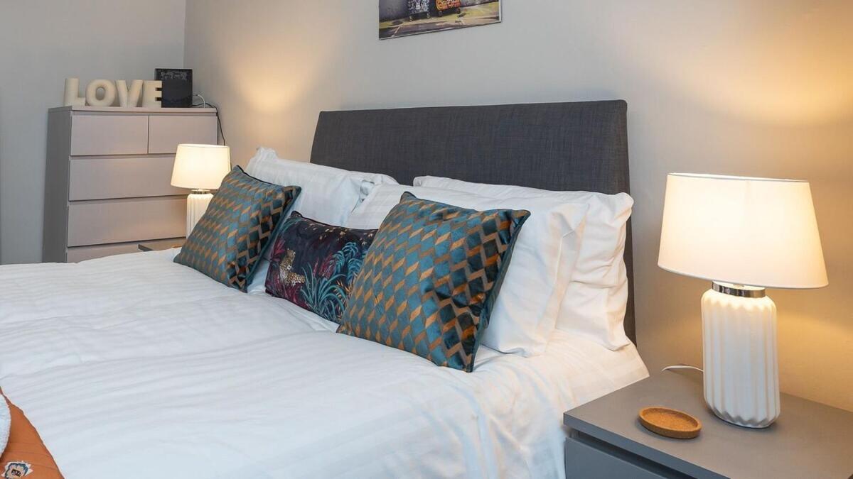 1 Bdr Apartment At Queens Uni By Belfast City Breaks Rum bild